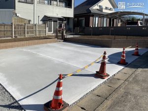 お庭で子供の飛び出しを防ぐセミクローズの外構施工例をご紹介！