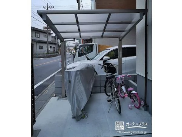 雨や紫外線から自転車やバイクを守るサイクルポート