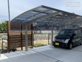 奥行きのある駐車スペースにおすすめの縦連棟タイプのカーポート