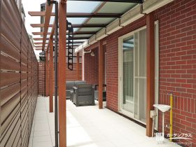 3世代が多目的に使えるタイルデッキのガーデンリフォーム