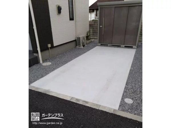 物置の収納作業がしやすくなる通路