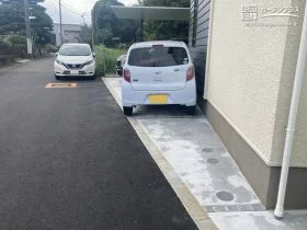 道路と建物の隙間もフラットに舗装して使いやすく