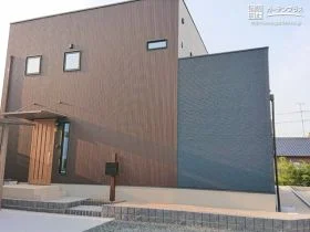 お住まいに優しく寄り添う便利な機能門柱