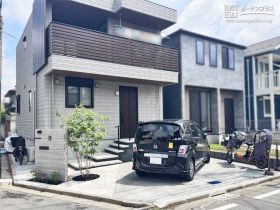 モノトーンですっきりとした直線的なデザインを意識した新築外構