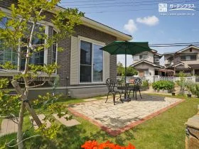 自然の優しい印象に包まれた癒しの新築外構