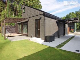 暮らしやすく上質に。シンプルモダンな新築外構